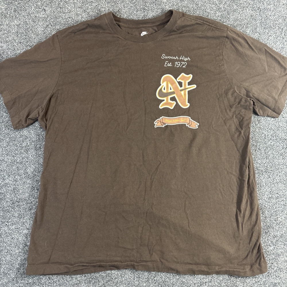 Nike Swoosh High '72 Invictus Brown Bulldog Short Sleeve Tshirt SZ 2XL